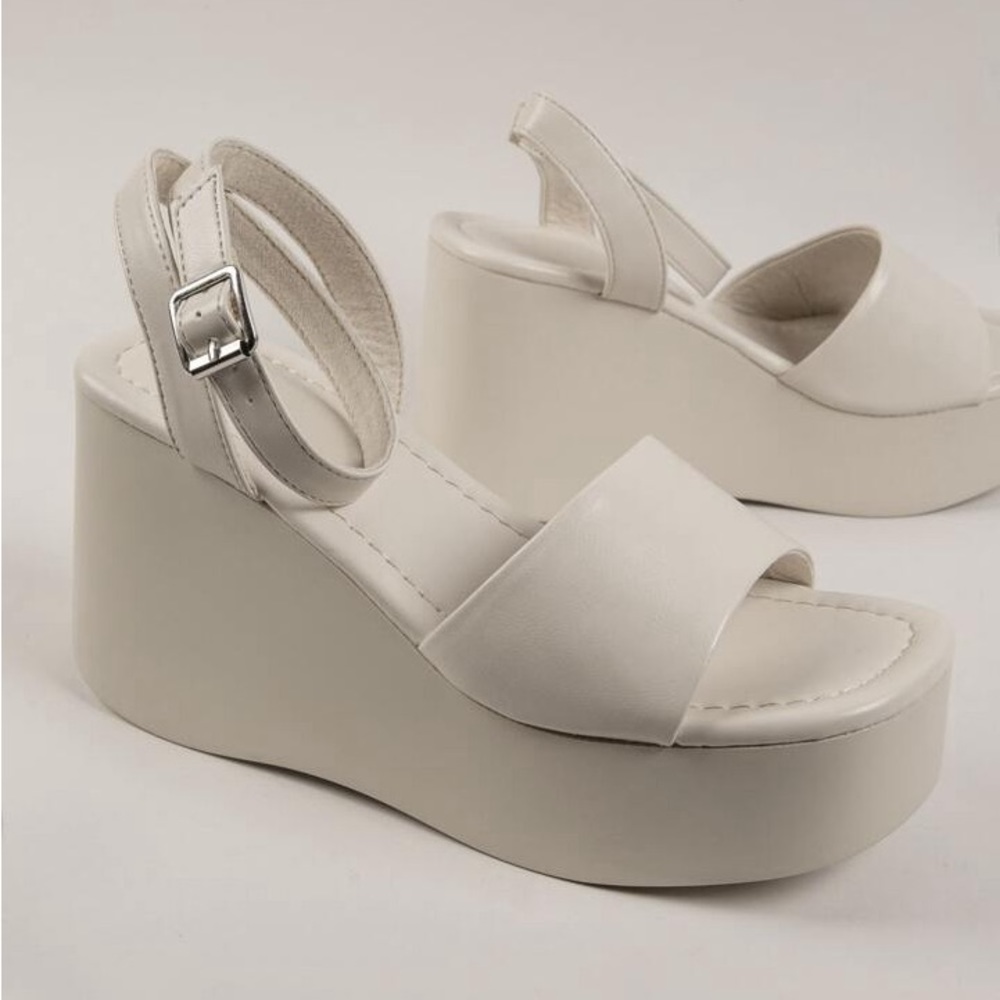 BAMBOO beige wedges